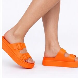 Wild Diva Lounge Orange Platform Double Buckle Slide Sandals Size 9 NWB
